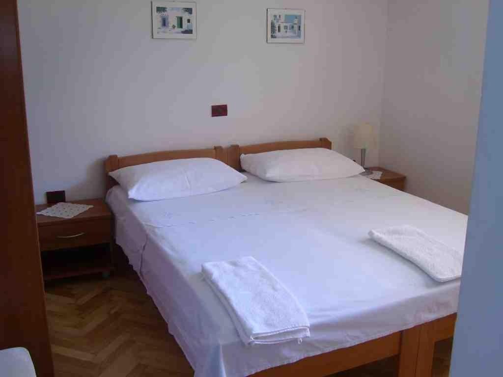 Apartments And Rooms By The Sea Sutivan, Brac - 2943 Εξωτερικό φωτογραφία